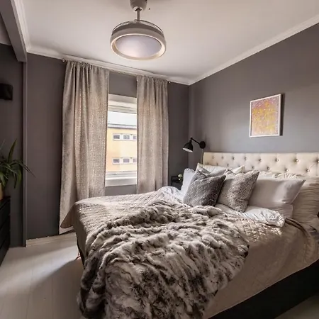 Quiet Business In Frogner