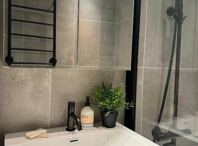 Quiet Business In Frogner *