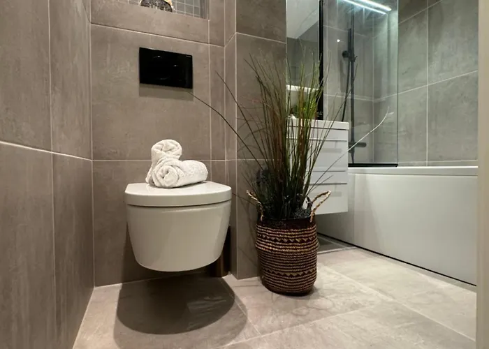 Quiet Business In Frogner