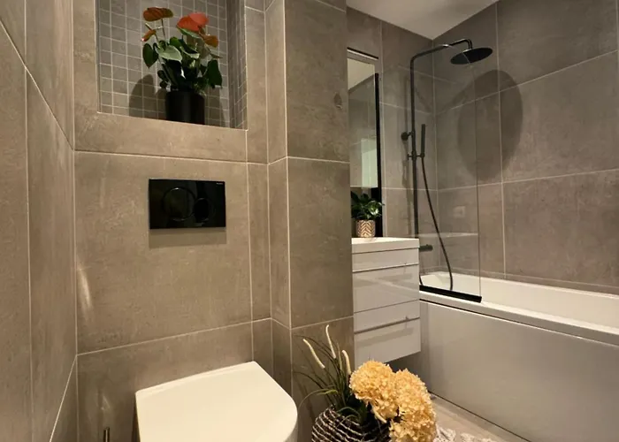 Quiet Business In Frogner * Oslo